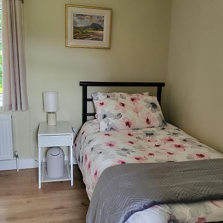Dungloe Lakeside Lodging Apartment Ngoại thất bức ảnh