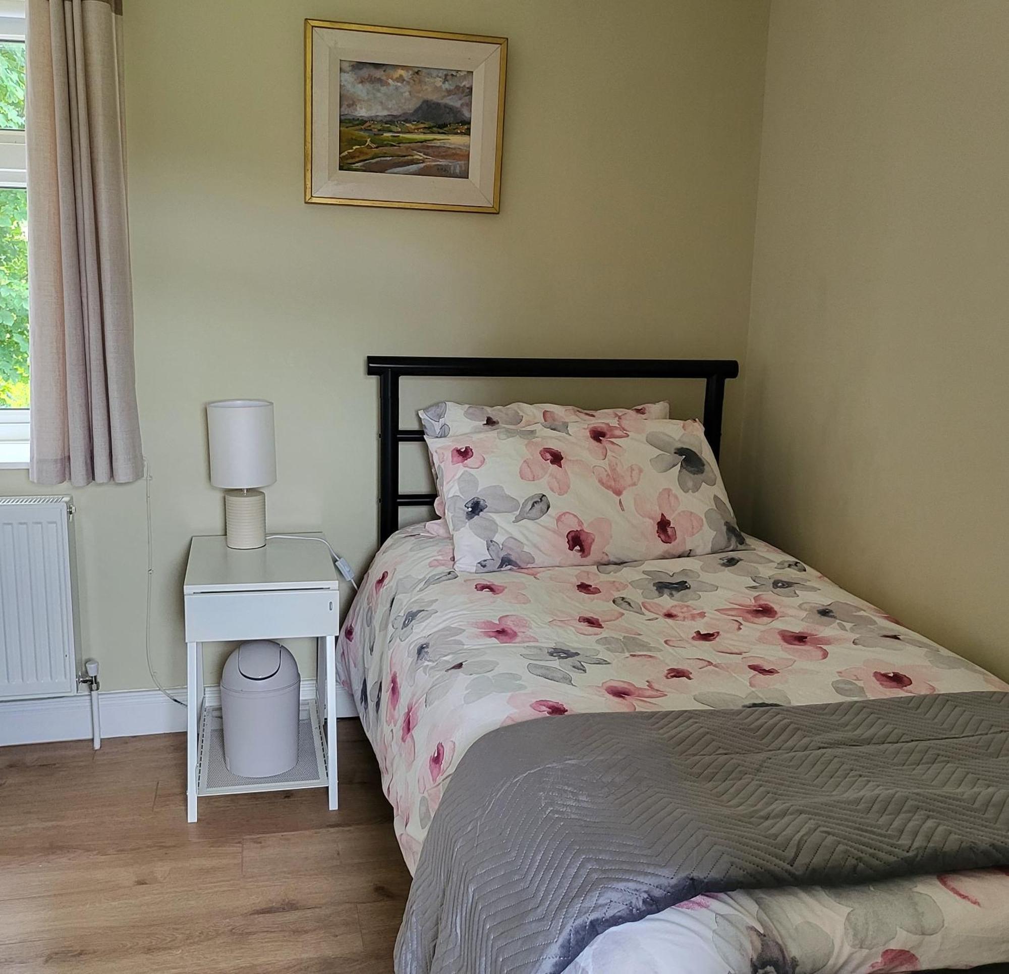 Dungloe Lakeside Lodging Apartment Ngoại thất bức ảnh